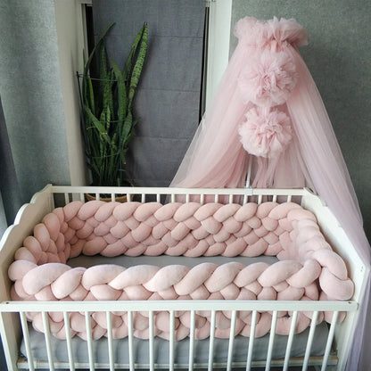 Tour de lit bébé tressé