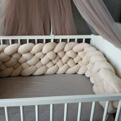 Tour de lit bébé tressé