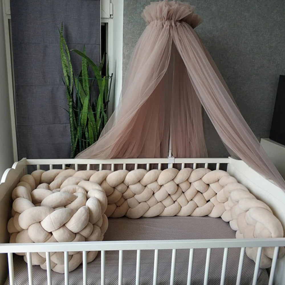 Tour de lit bébé tressé