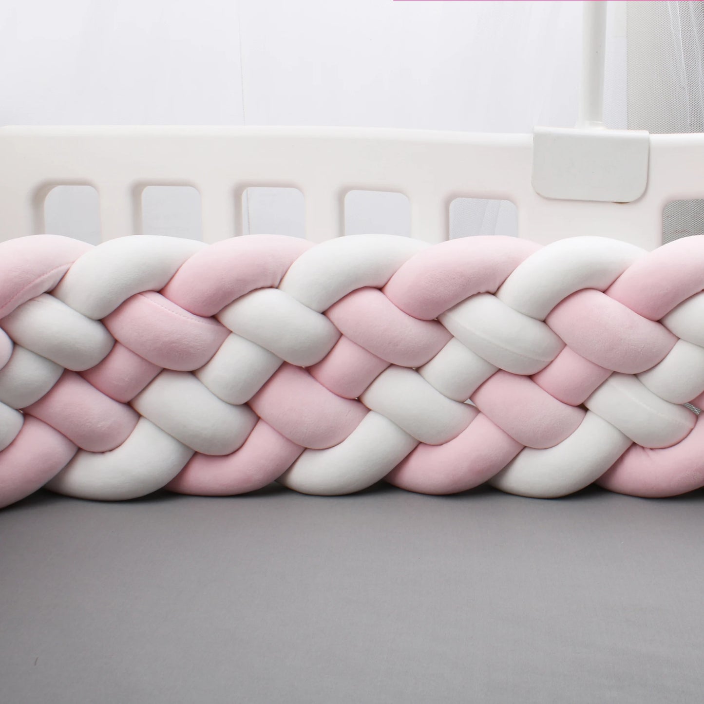 Tour de lit tressé de bebe